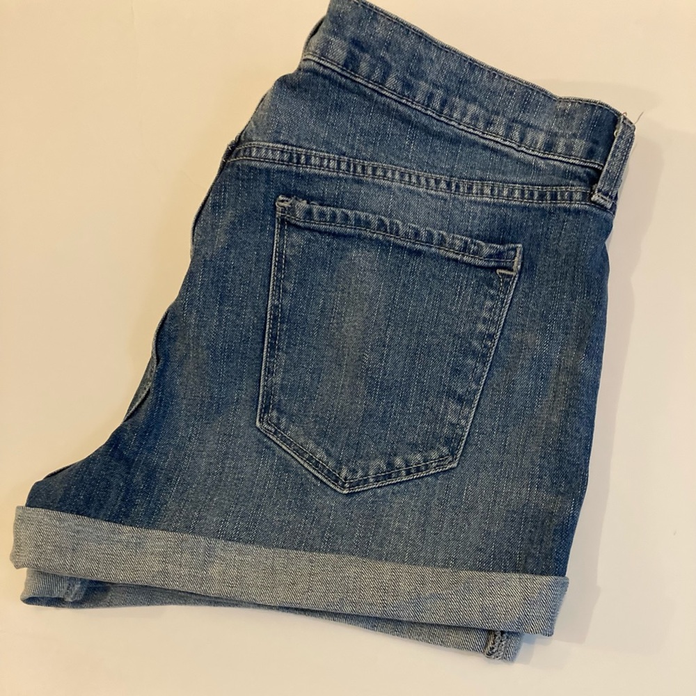 Ladies Shorts bundle (old navy boyfriend) & Rue 21. Y2K for sure ⭐️.Both size 14 - Picture 6 of 16